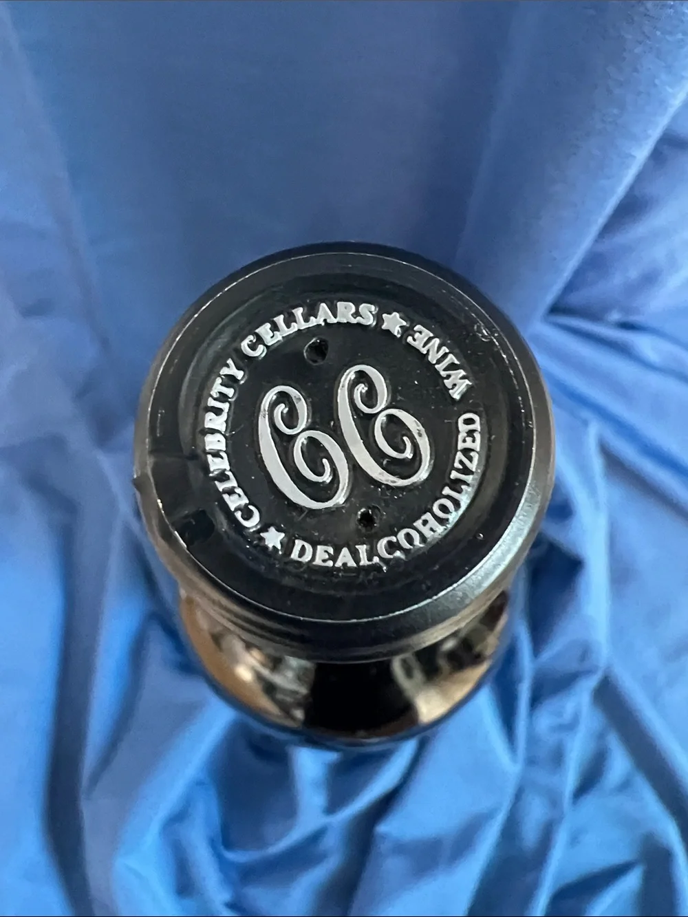 Celebrity Cellars KISS THIS Ltd #5849/60K Mint/Sealed